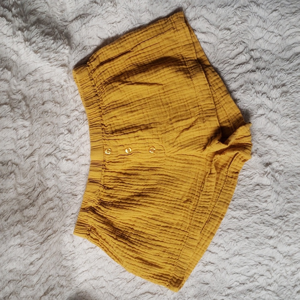 Cute yellow shorts